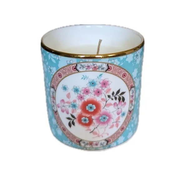 wedgwood camellia candle and square tray wonderlust collection NWOT 50hr burn - Picture 2 of 5